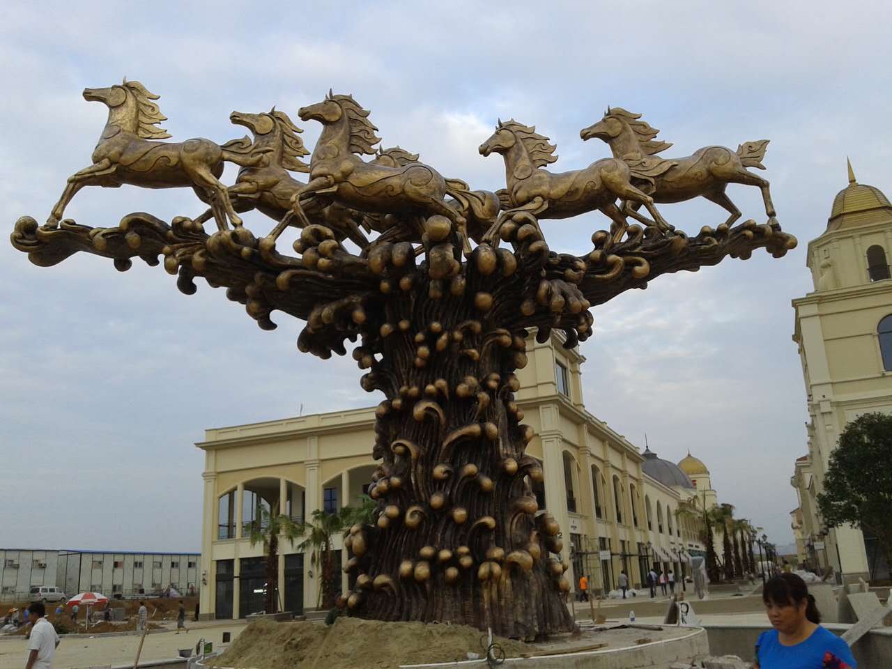 南京奧特萊斯的大型雕塑